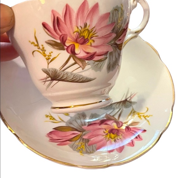 Vintage Regency tea cup & saucer pink flower floral fine china - Picture 3 of 6